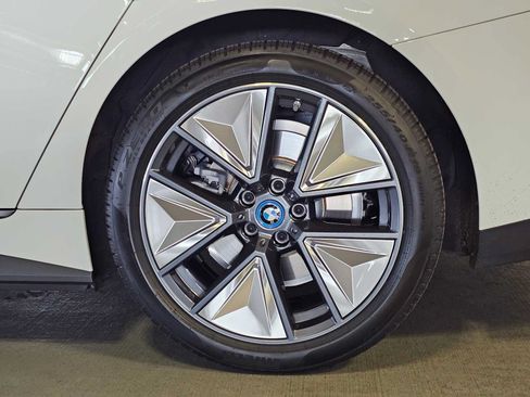 Used 2023 BMW i4 eDrive35 w/ Premium Package RWD image 8