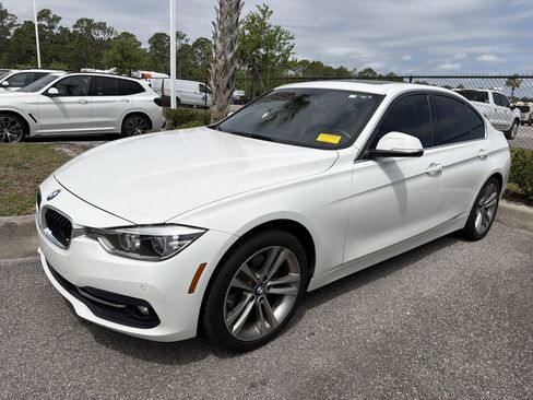 Used 2017 BMW 330i Sedan RWD image 4