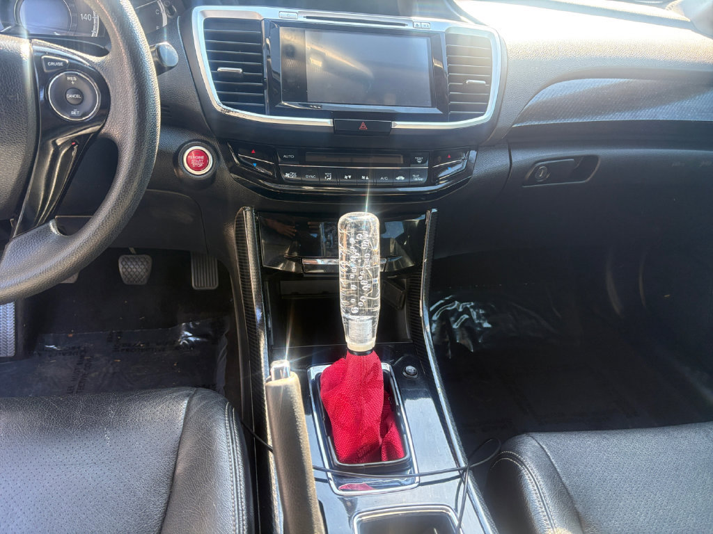 Used 2017 Honda Accord EX image 12