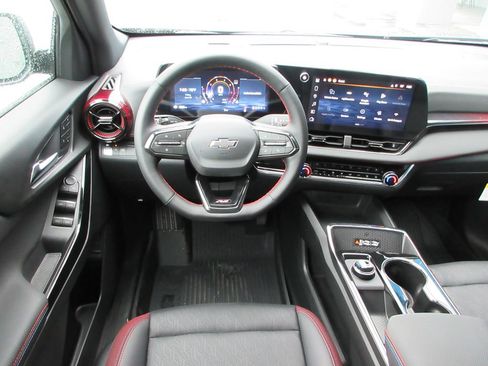 New 2026 Chevrolet Equinox RS w/ Convenience Package III FWD image 15