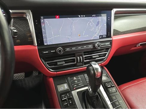 Used 2021 Porsche Macan Turbo AWD/4WD image 12