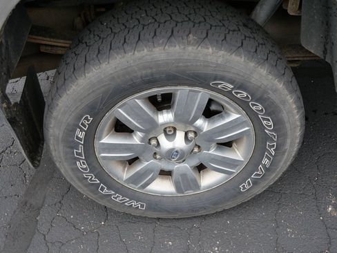 Used 2012 Ford F150 XLT w/ XLT Chrome Pkg AWD/4WD image 9