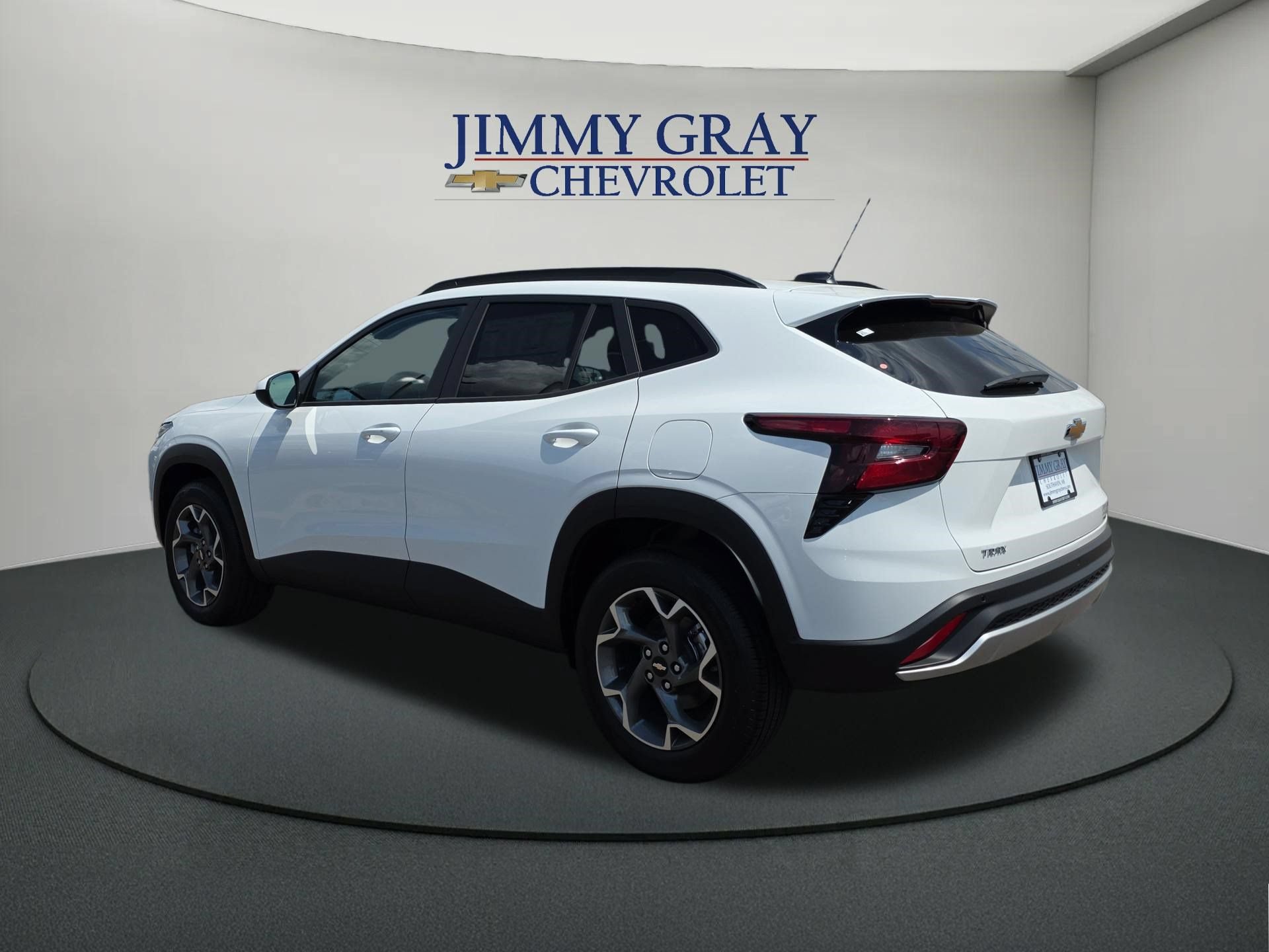 New 2026 Chevrolet Trax LT w/ Driver Confidence Package FWD image 3