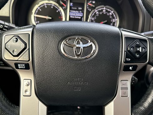 Used 2023 Toyota 4Runner Limited AWD/4WD image 28