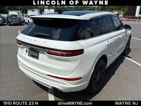 Certified 2022 Lincoln Corsair Reserve w/ Equipment Group 201A AWD/4WD image 8