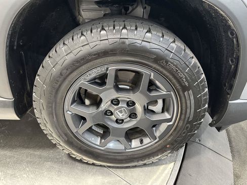 Certified 2025 Honda Pilot TrailSport image 12