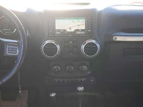 Used 2015 Jeep Wrangler Unlimited Sahara w/ Connectivity Group image 36