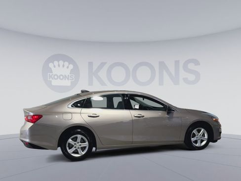 Used 2022 Chevrolet Malibu LS w/ LPO, Floor Liner Package FWD image 12
