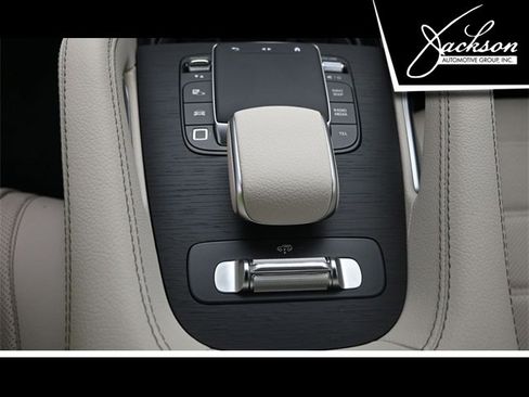 Used 2025 Mercedes-Benz GLS 450 4MATIC image 14