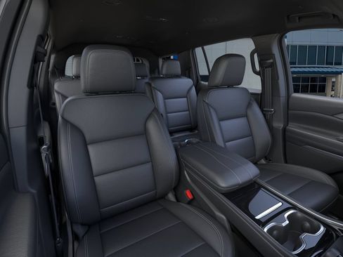New 2027 Chevrolet Traverse LT w/ Driver Confidence Package FWD image 16