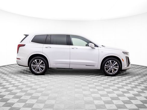 Certified 2024 Cadillac XT6 Premium Luxury w/ Platinum Package image 8