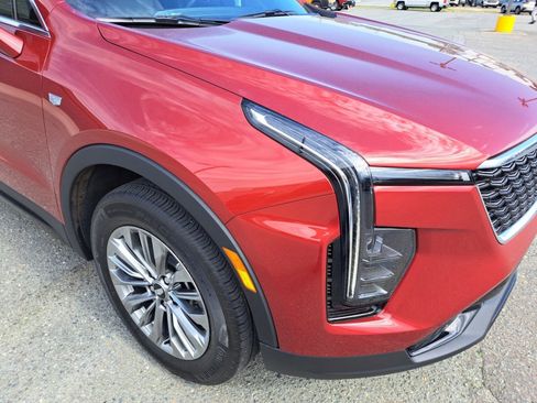 Certified 2025 Cadillac XT4 Premium Luxury w/ Cold Weather Package FWD image 16