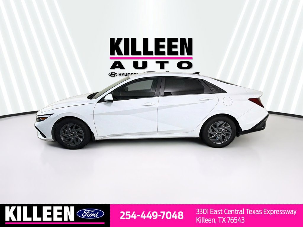 Used 2024 Hyundai Elantra SEL FWD image 4
