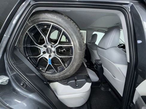 Certified 2022 Toyota RAV4 XLE Premium AWD/4WD image 7