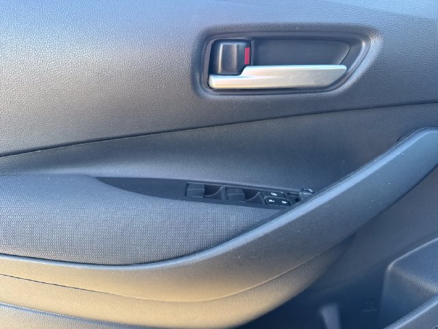 Used 2026 Toyota Corolla SE w/ SE Package FWD image 18