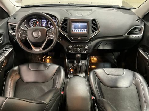 Used 2019 Jeep Cherokee Latitude Plus image 14