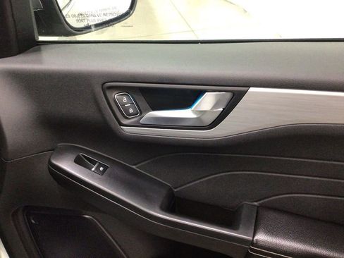 Used 2024 Ford Escape Platinum image 31