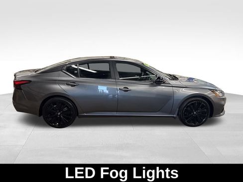 Used 2022 Nissan Altima 2.5 SR w/ Midnight Edition Package image 7