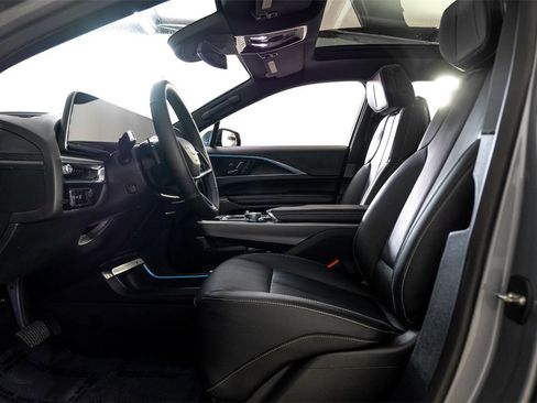 Used 2024 Cadillac Lyriq Luxury w/ LPO, Floor Liner Package image 4