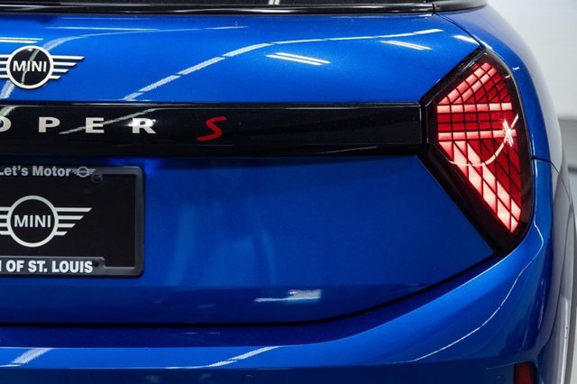 New 2026 MINI Cooper S FWD image 8