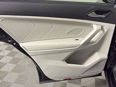 Used 2024 Volkswagen Tiguan SE R-Line image 23