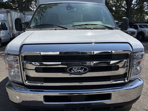 New 2027 Ford E-350 and Econoline 350 Super Duty w/ Power Equipment Group RWD image 10