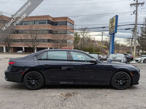 Used 2023 BMW 760i xDrive AWD/4WD image 7