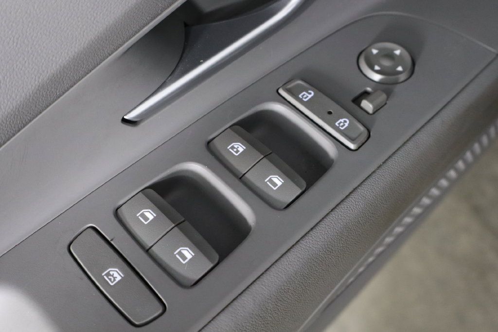 Used 2023 Hyundai Elantra SEL w/ Cargo Package FWD image 20