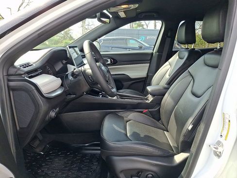 Used 2025 Jeep Compass Limited AWD/4WD image 41