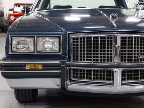 Used 1987 Pontiac Grand Prix LE image 9