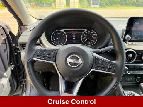 Used 2025 Nissan Sentra SV FWD image 15