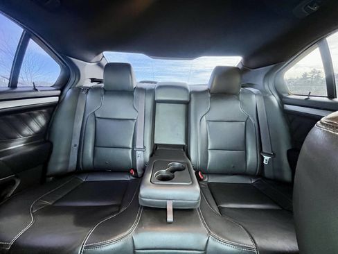 Used 2013 Ford Taurus SEL image 18