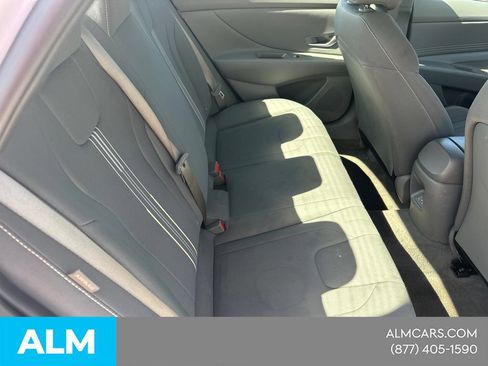 Used 2025 Hyundai Elantra Sport FWD image 18