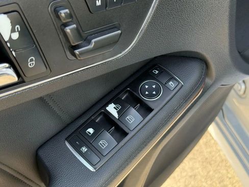 Used 2011 Mercedes-Benz E 350 4MATIC Sedan image 16