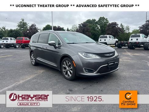 Used 2020 Chrysler Pacifica Limited w/ Tire & Wheel Group FWD image 1