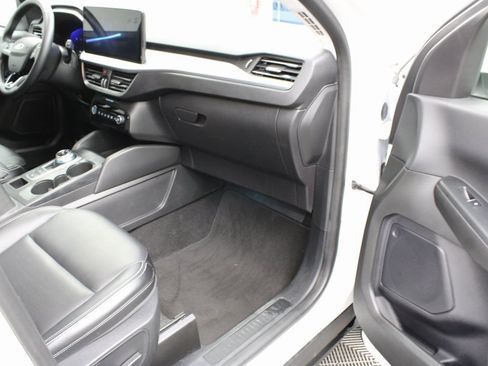 Used 2024 Ford Escape Platinum image 32