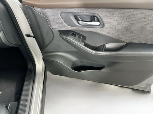 Used 2023 Nissan Rogue SV FWD image 29