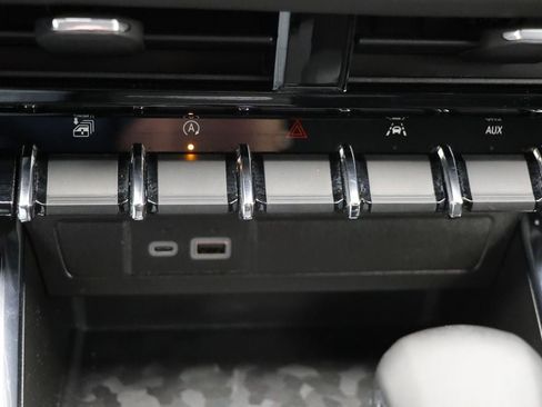 Used 2024 GMC Canyon Elevation w/ Trailering Package image 30