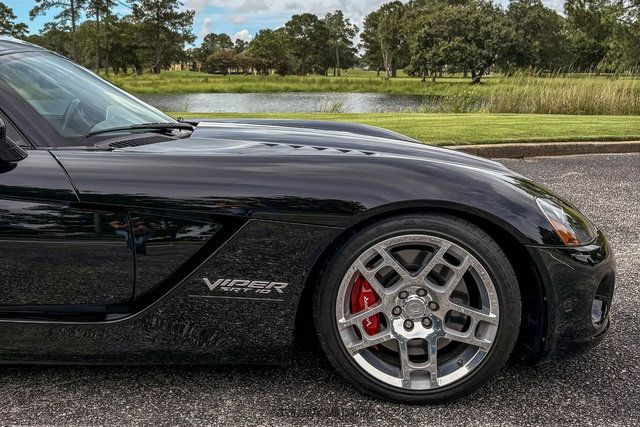 Used 2006 Dodge Viper SRT-10 RWD image 11