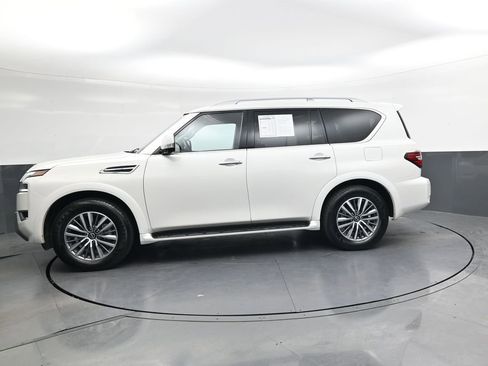 Used 2024 Nissan Armada SL w/ Captain's Chairs Package RWD image 8