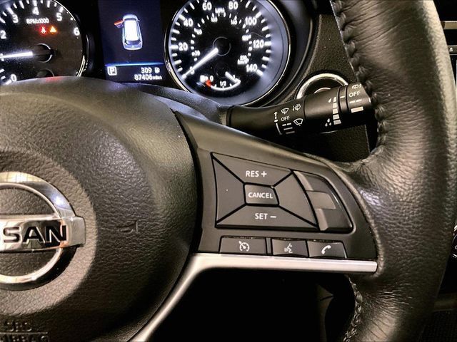 Used 2018 Nissan Rogue SV AWD/4WD image 19