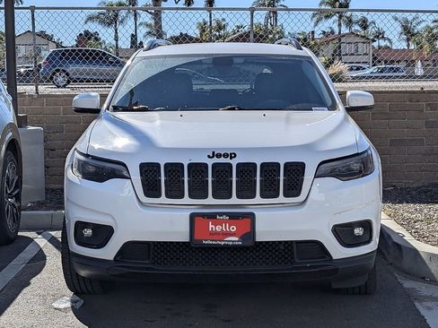Used 2019 Jeep Cherokee Latitude Plus image 3