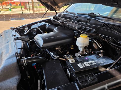 Used 2018 RAM 1500 Express RWD image 28