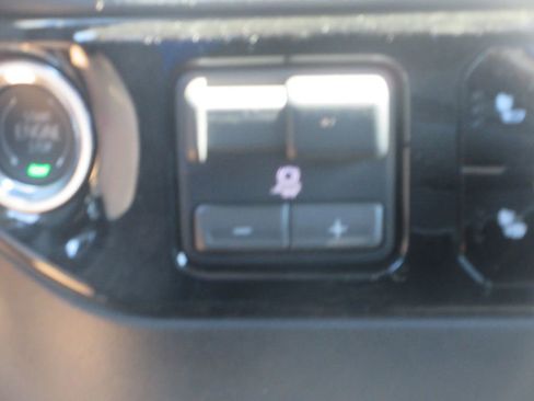 New 2026 GMC Sierra 1500 SLE image 21