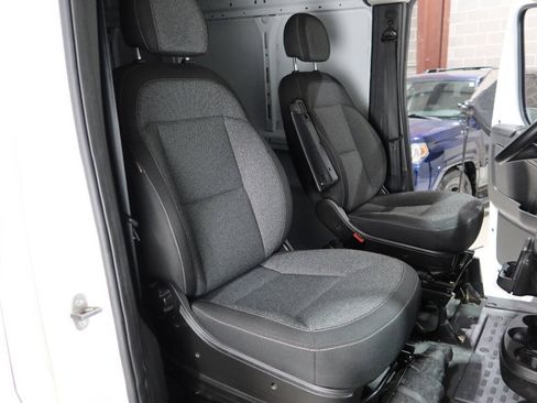 Used 2024 RAM ProMaster 2500 w/ Convenience Group FWD image 13