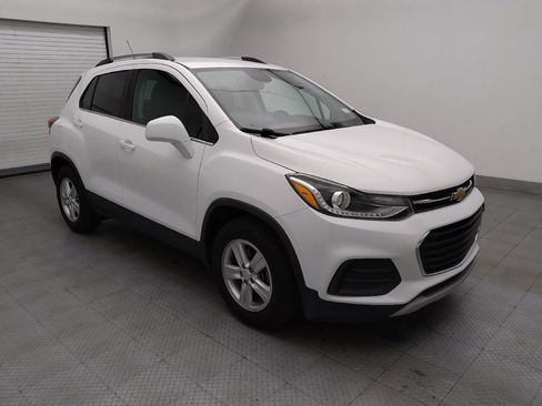 Used 2020 Chevrolet Trax LT FWD image 13