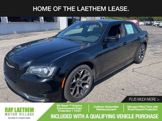 Used 2016 Chrysler 300 S image 1