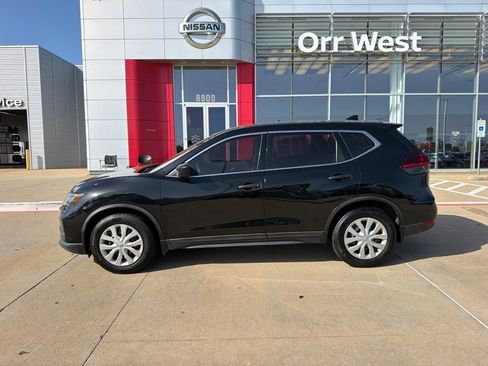 Used 2019 Nissan Rogue S FWD image 2
