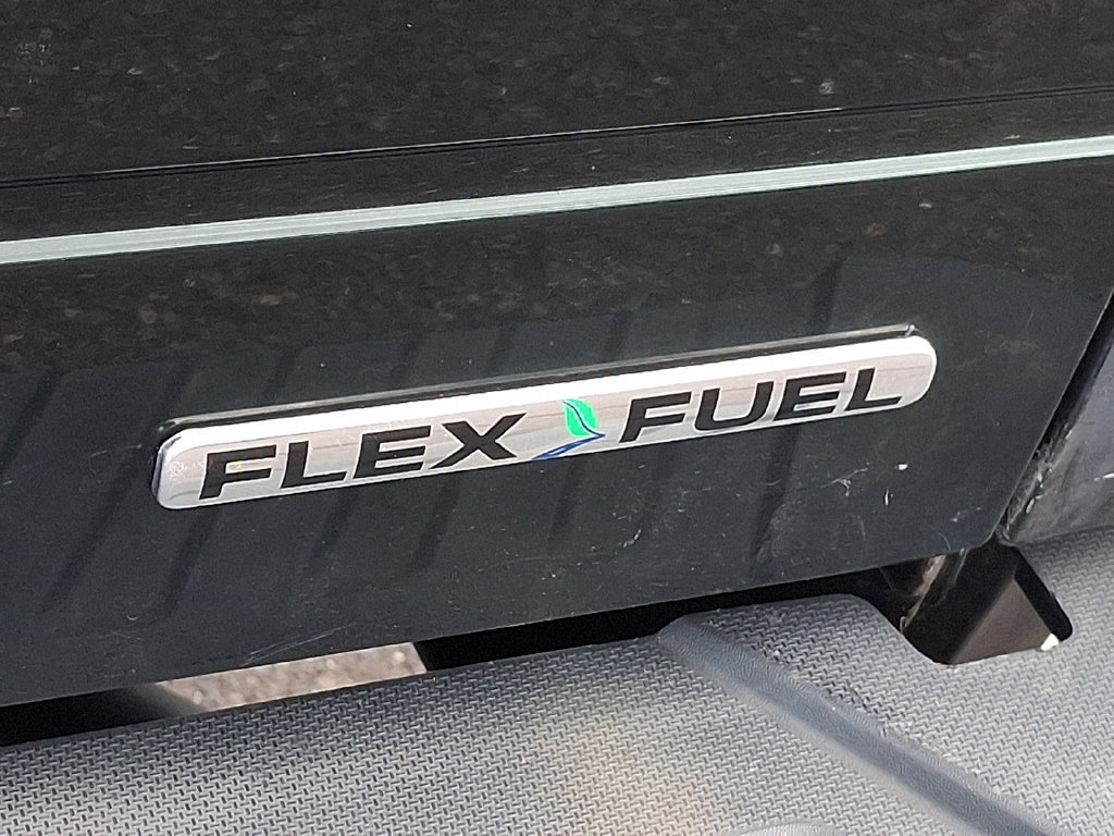 Used 2015 Ford F250 Lariat w/ Chrome Package AWD/4WD image 12