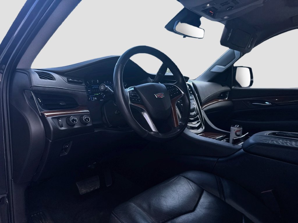 Used 2018 Cadillac Escalade Premium Luxury AWD/4WD image 10